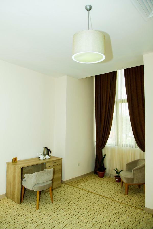 Hotel Grand Zugdidi Bagian luar foto