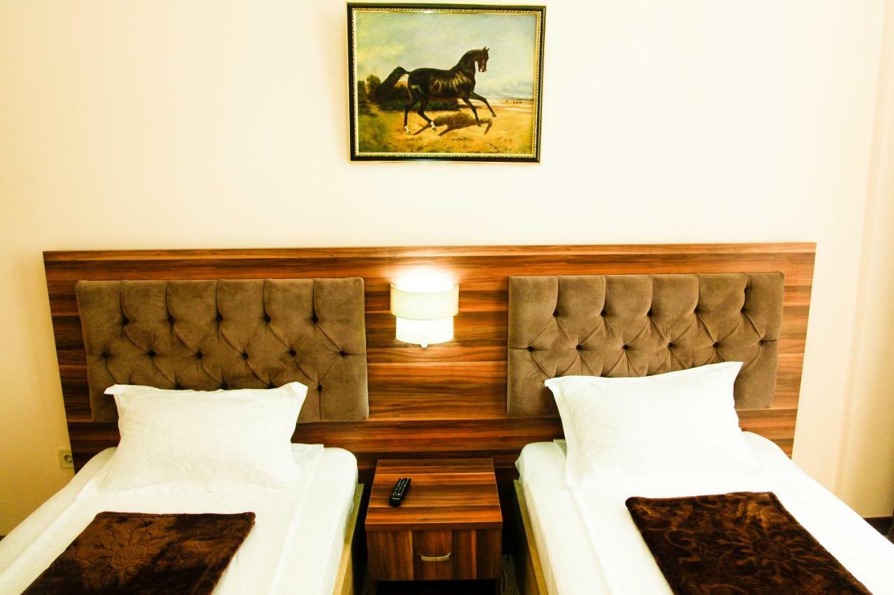 Hotel Grand Zugdidi Bagian luar foto