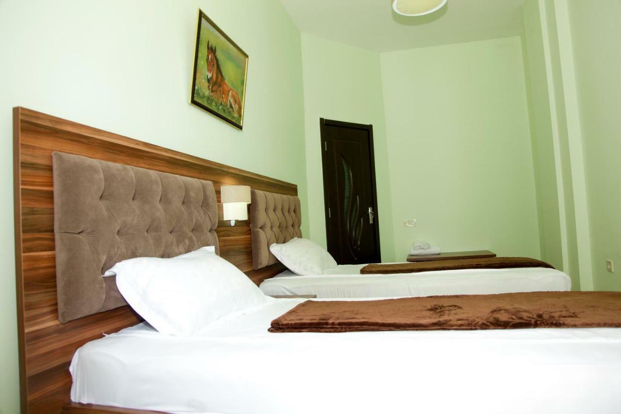 Hotel Grand Zugdidi Bagian luar foto