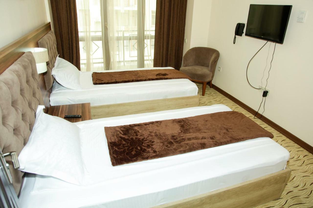 Hotel Grand Zugdidi Bagian luar foto