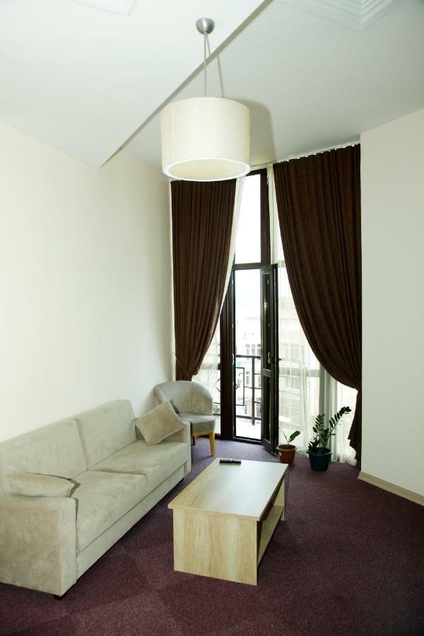 Hotel Grand Zugdidi Bagian luar foto