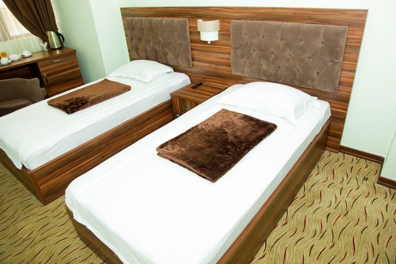 Hotel Grand Zugdidi Bagian luar foto