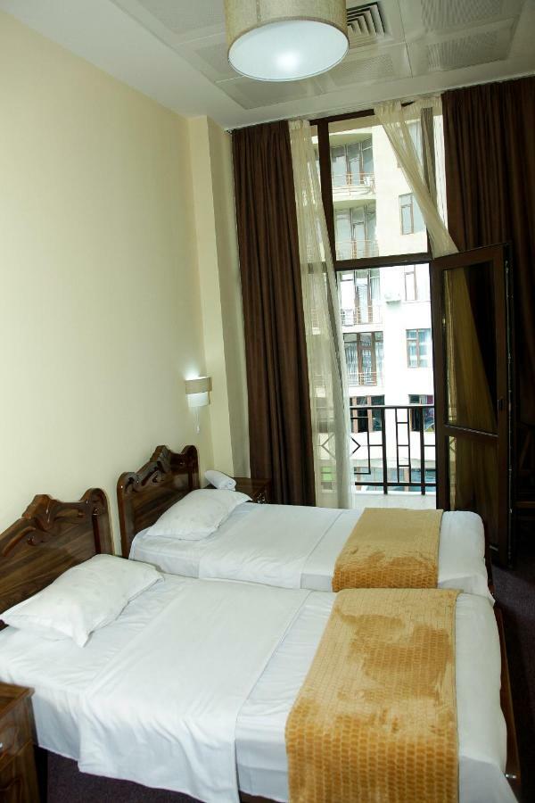 Hotel Grand Zugdidi Bagian luar foto