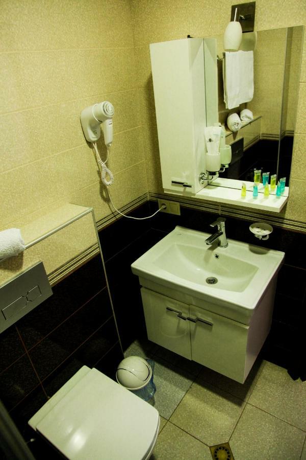 Hotel Grand Zugdidi Bagian luar foto